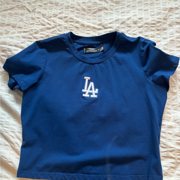 Urban outfitters T-shirt - Picture 1 of 2